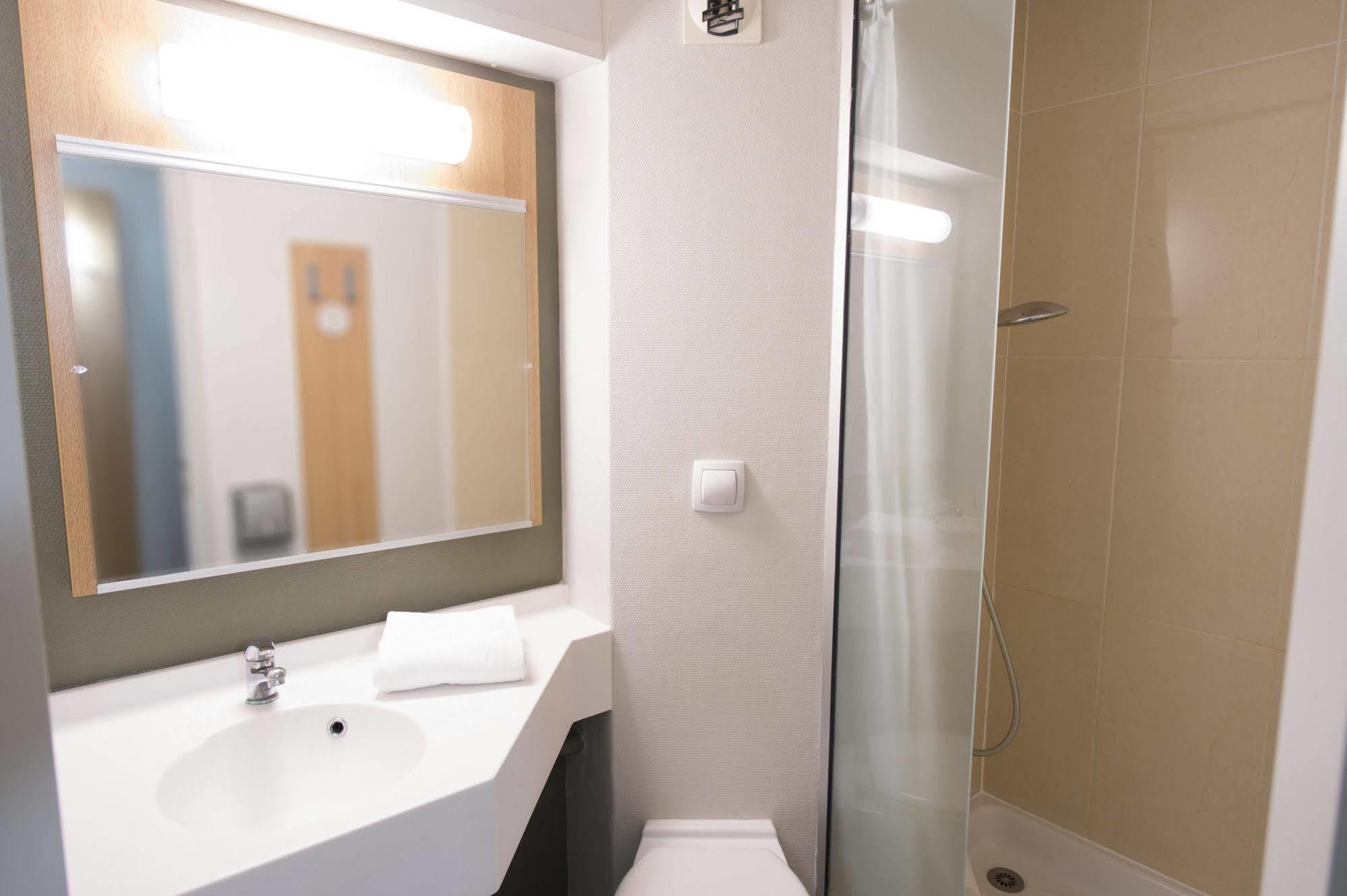 B&B Hotel Poitiers 3 Futuroscope Chasseneuil-du-Poitou Dış mekan fotoğraf